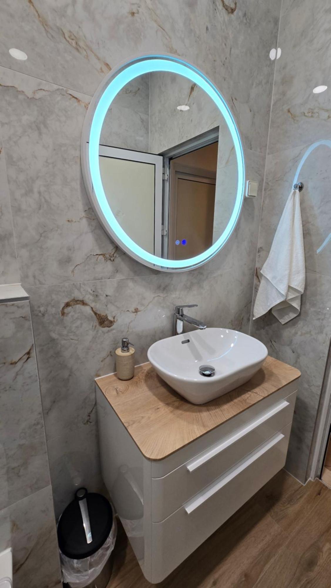 Blue Dolphin Apartment - Private Indoor Pool, Jacuzzi, Garden Split Dış mekan fotoğraf