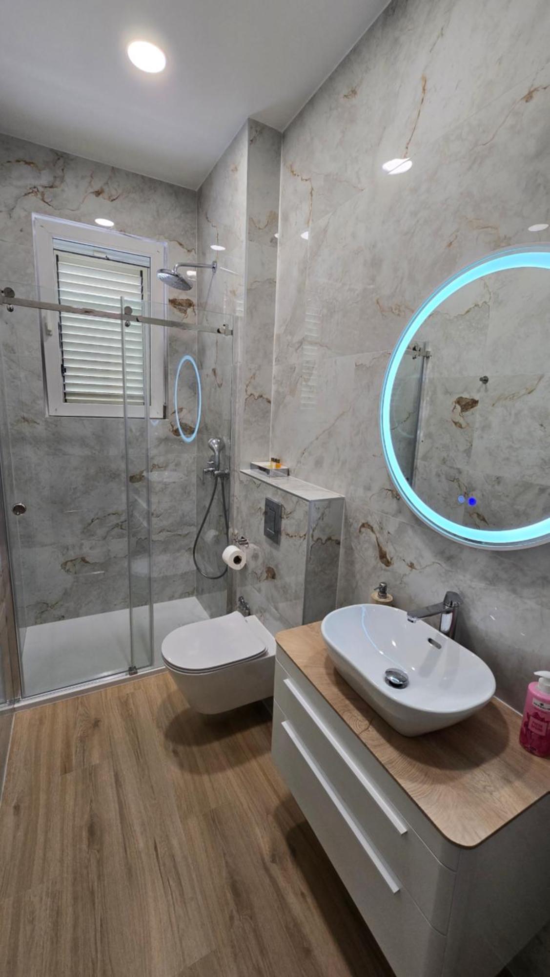 Blue Dolphin Apartment - Private Indoor Pool, Jacuzzi, Garden Split Dış mekan fotoğraf